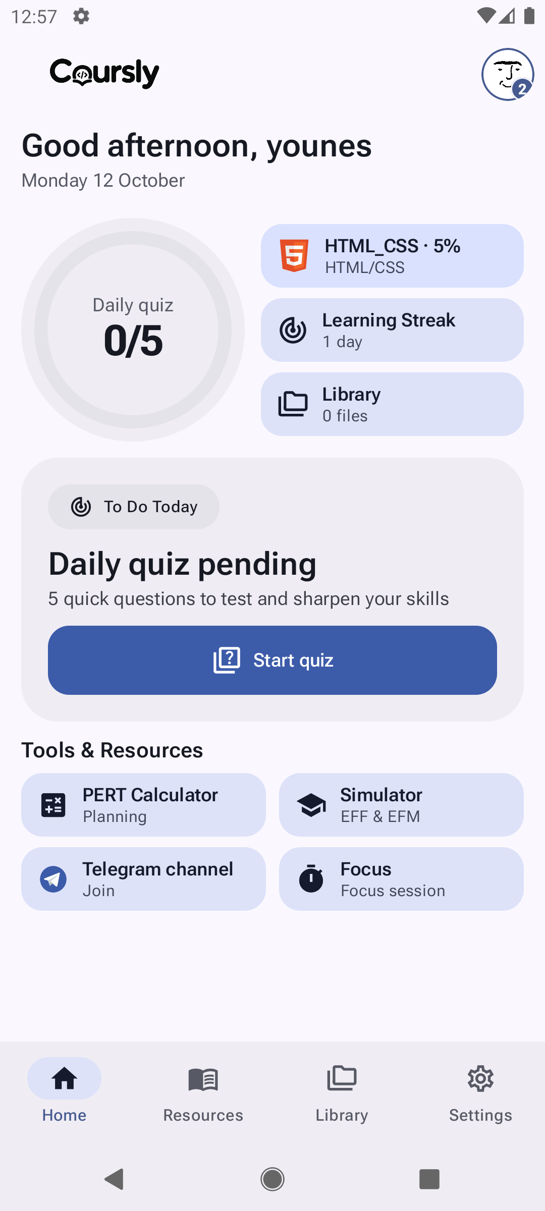 Écran d'accueil Coursly avec le quiz quotidien et les outils de révision.